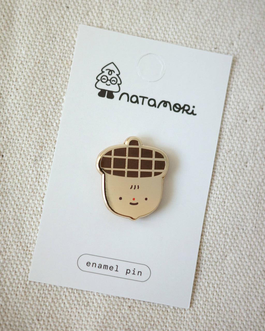 Acorn • enamel pin