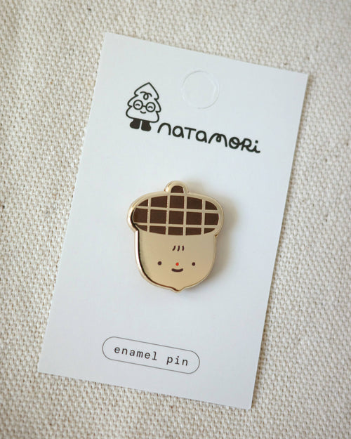 Acorn • enamel pin