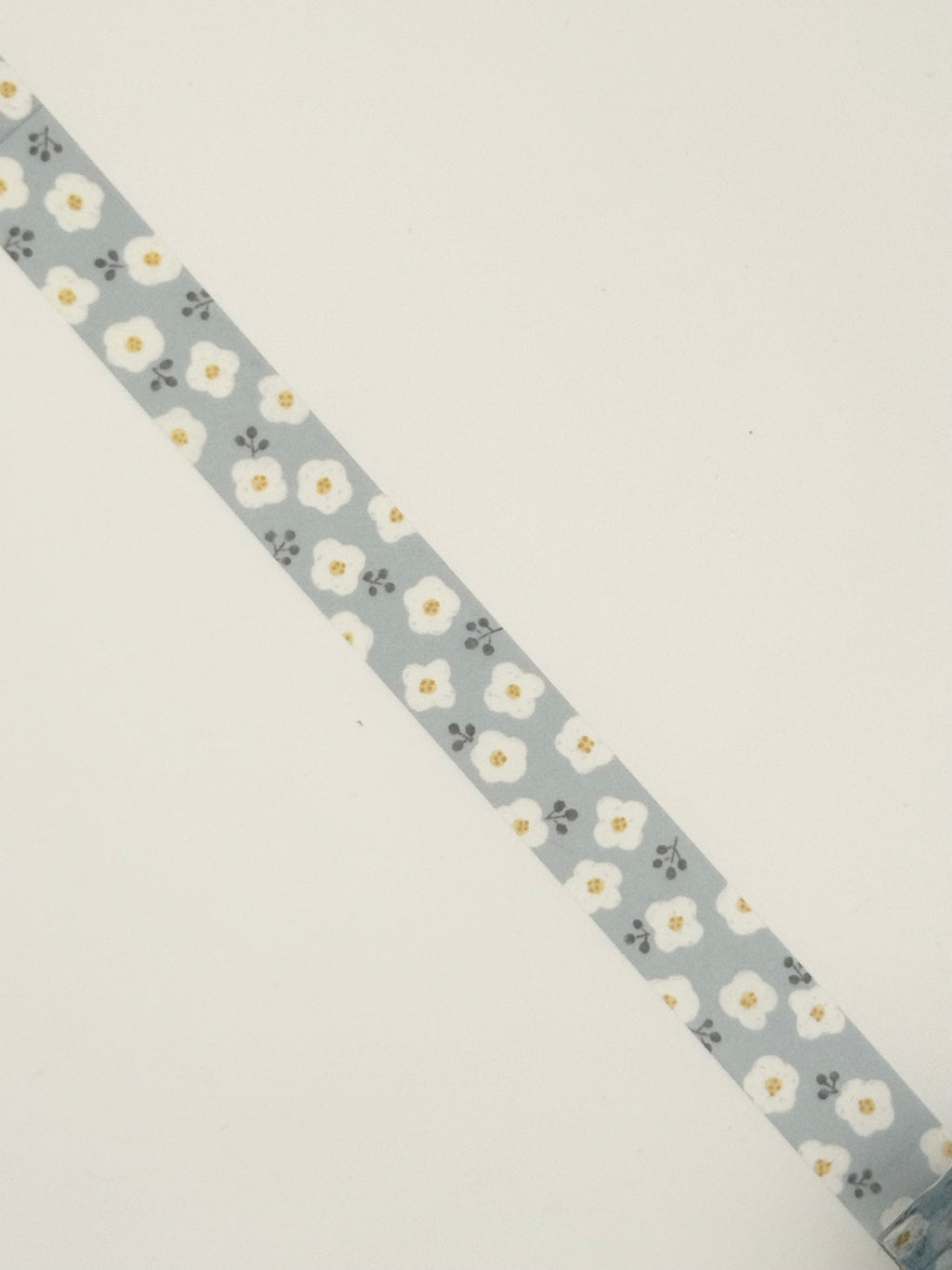 Mind Wave Masking Washi Tape - White Flowers on Blue