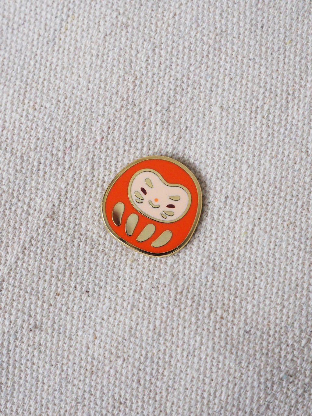 Daruma • enamel pin