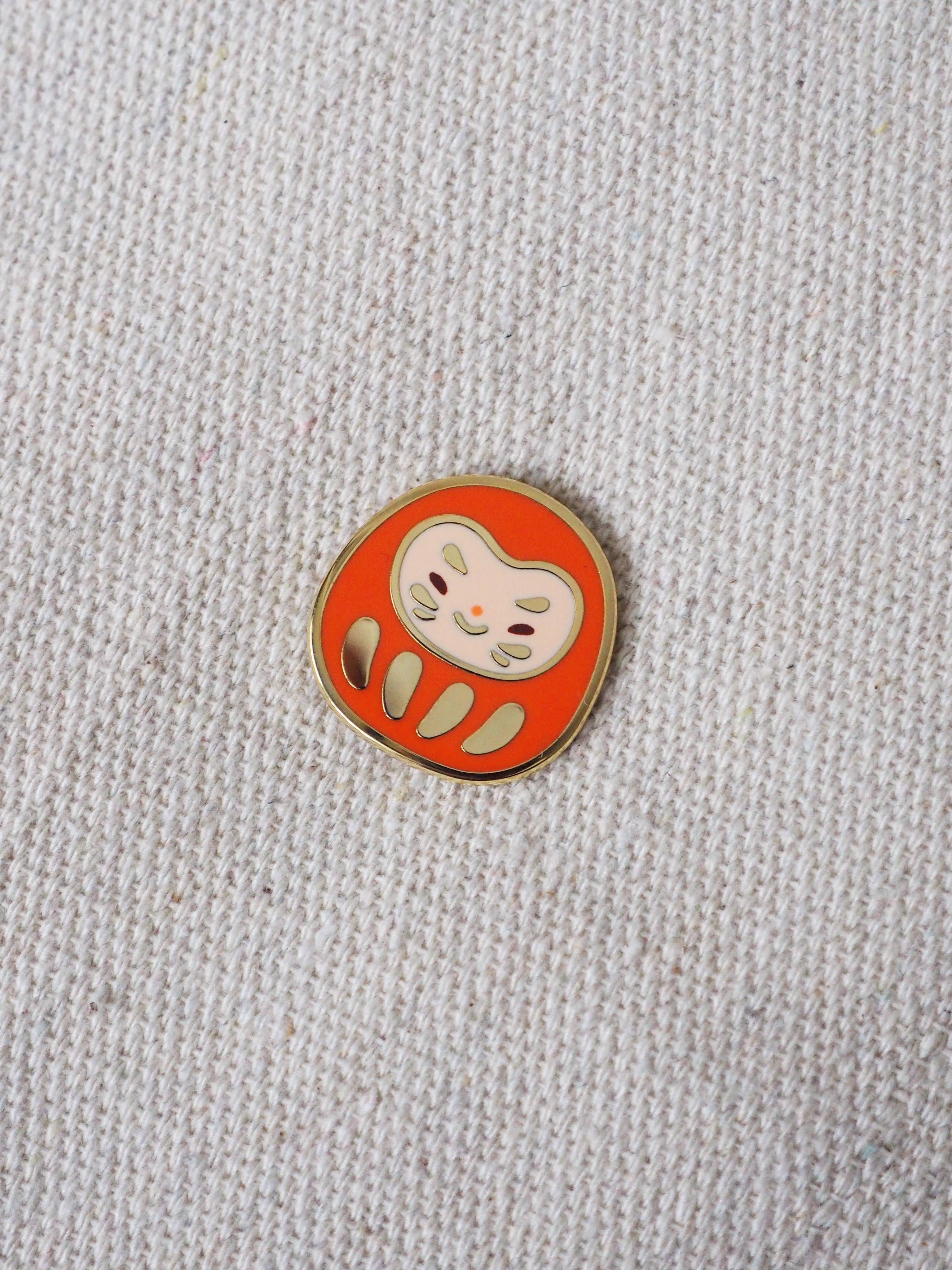 Daruma • enamel pin