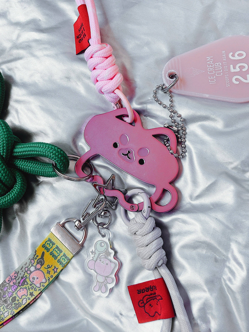 Pikarar Shiba Inu Carabiners